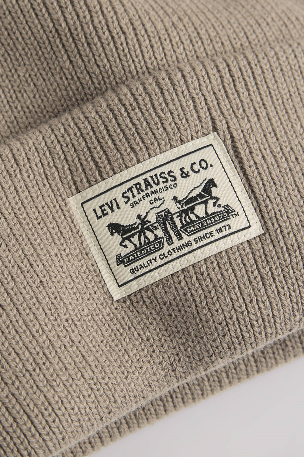 Шапка Levis 000J40013