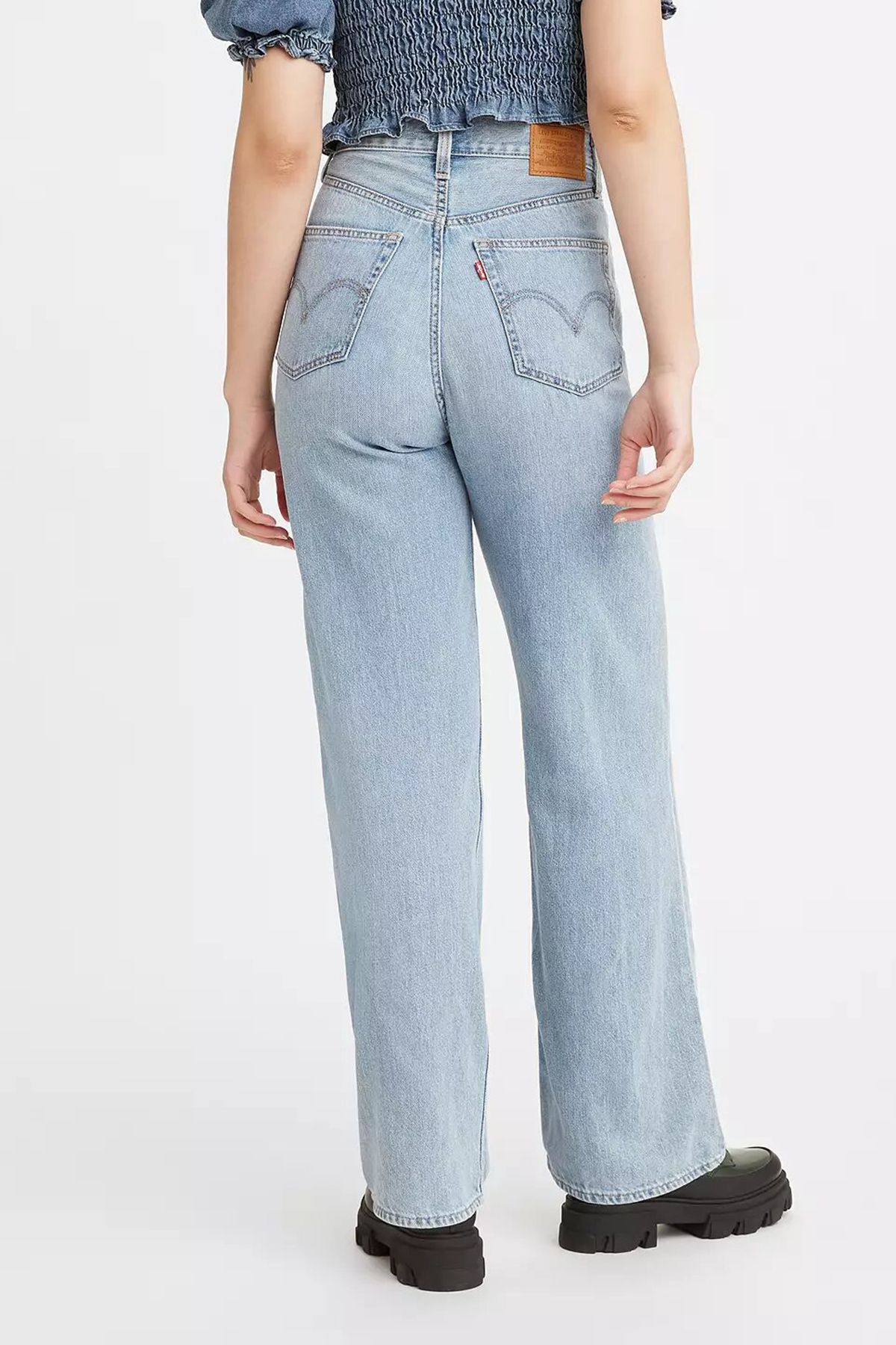 light grey levis jeans